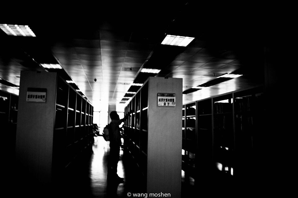 IMG_6063-2<br />
求学的学生。