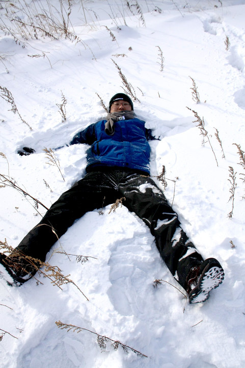 塑雪罗汉 br /> 如果不是腰裤鞋袜进雪,还真的不想起来,十分舒服