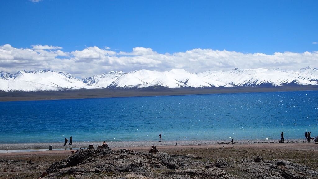 纳木错，雪山，圣湖，好似与世隔绝。。。