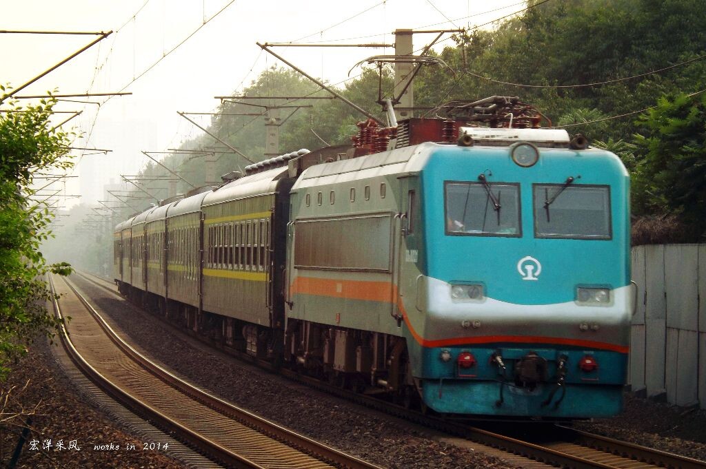 电57811，RW24旅游专列