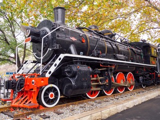 4443185