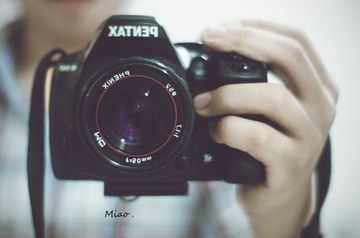 I AM Miao.  挂上手动镜头就不会跑焦
