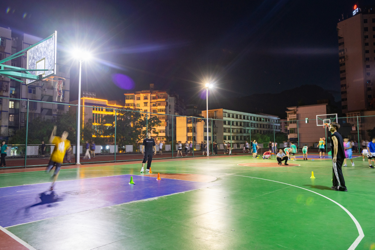 篮球训练营夜场教学