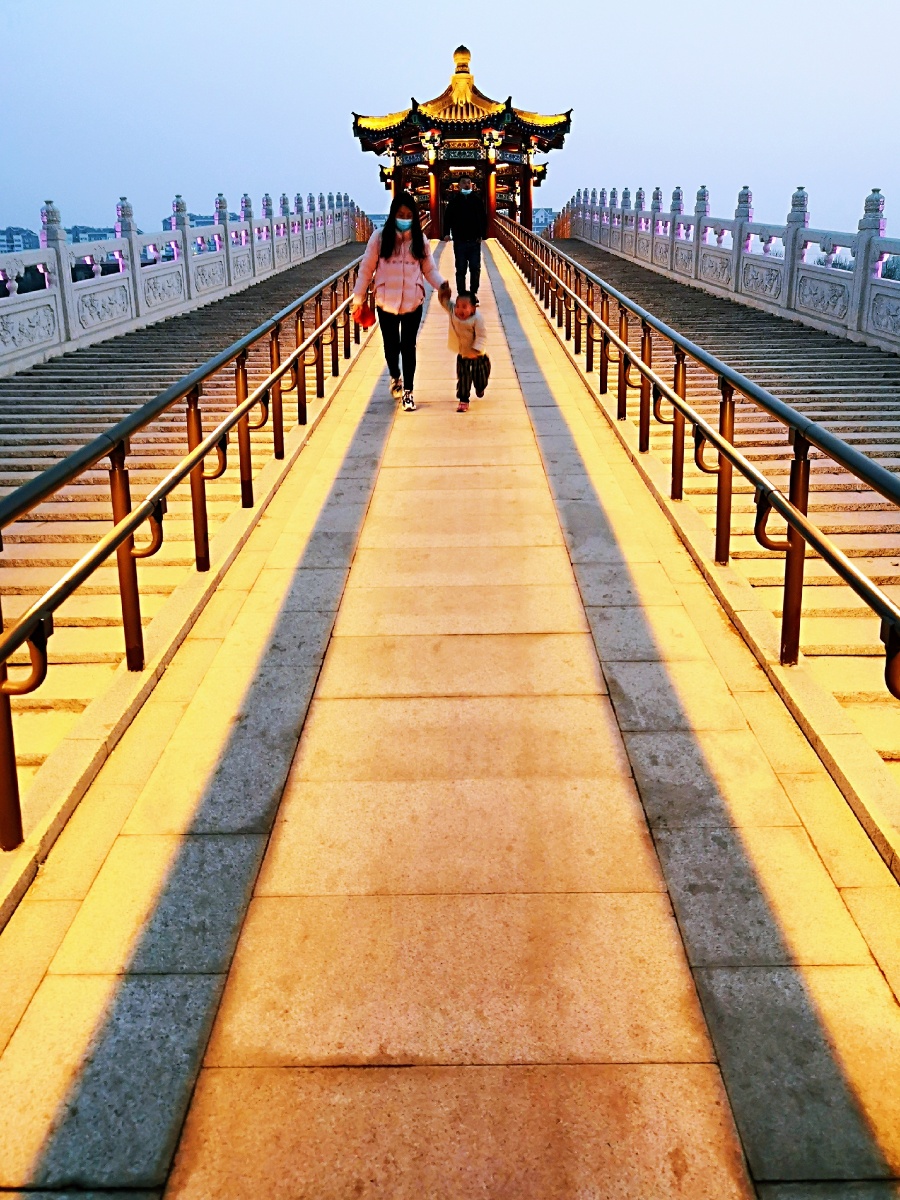 开封包公湖情人桥 - 燎原之火 - 图虫