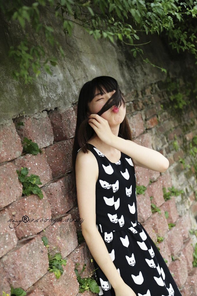 <客片>。<迎迎>~爱笑的女生,有着感染力极强的笑容,18的青春肆意绽放,整个世界明媚又美好~