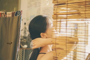 说好的复古结果拍成了“浴女”照……(ʘдʘ╬)