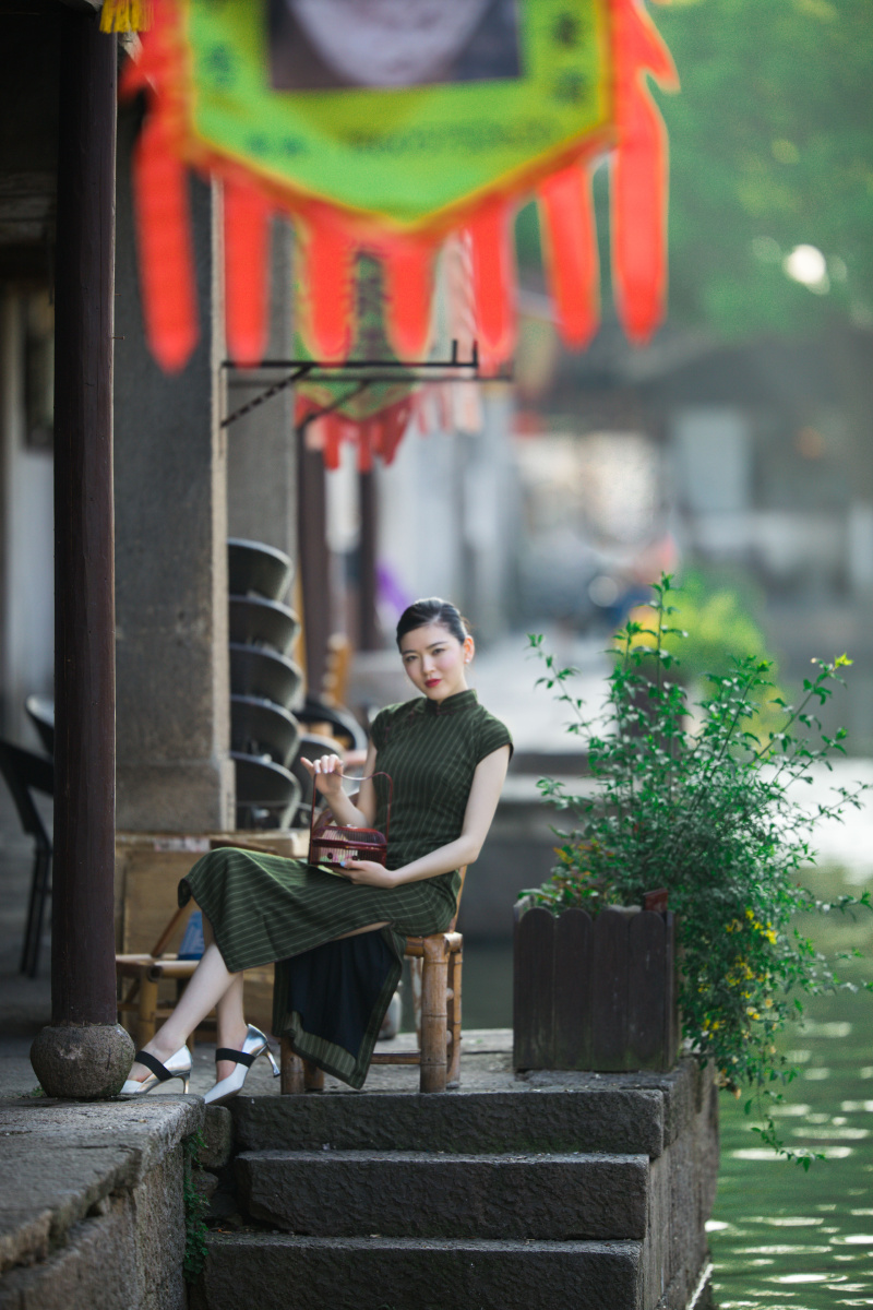 千年绍兴安昌古镇旗袍秀美