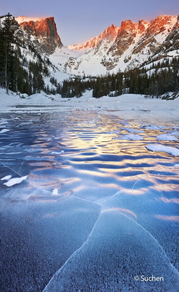 Frozen Dream Lake, Rocky Mountain National Park<br />
<br />
欢迎关注<br />
Flickr: <a href="https://www.flickr.com/photos/windwalkerchen/" target="_blank" rel="nofollow">https://www.flickr.com/photos/windwalkerchen/</a><br />
Facebook: <a href="https://www.facebook.com/suchenphotography" target="_blank" rel="nofollow">https://www.facebook.com/suchenphotography</a><br />
500px:<br />
<a href="http://500px.com/ChenSu" target="_blank" rel="nofollow">http://500px.com/ChenSu</a>