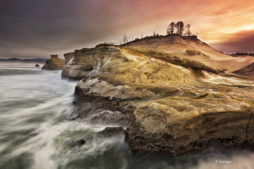Cape Kiwanda at sunrise, Oregon<br />
<br />
欢迎关注<br />
Flickr: <a href="https://www.flickr.com/photos/windwalkerchen/" target="_blank" rel="nofollow">https://www.flickr.com/photos/windwalkerchen/</a><br />
Facebook: <a href="https://www.facebook.com/suchenphotography" target="_blank" rel="nofollow">https://www.facebook.com/suchenphotography</a><br />
500px:<br />
<a href="http://500px.com/ChenSu" target="_blank" rel="nofollow">http://500px.com/ChenSu</a>