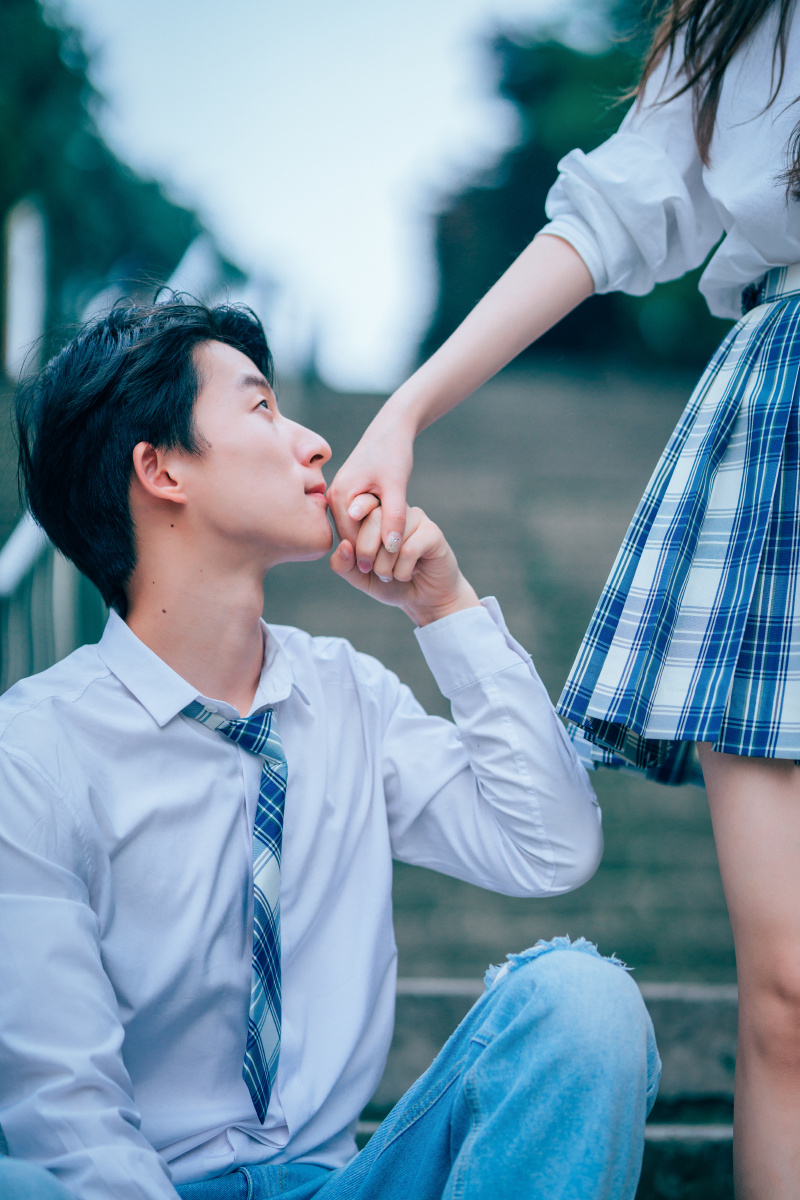 情侣学生时代的甜蜜