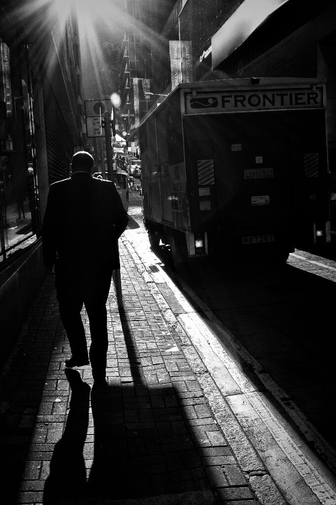 FRONTIER。<br />
于香港皇后大道中部。