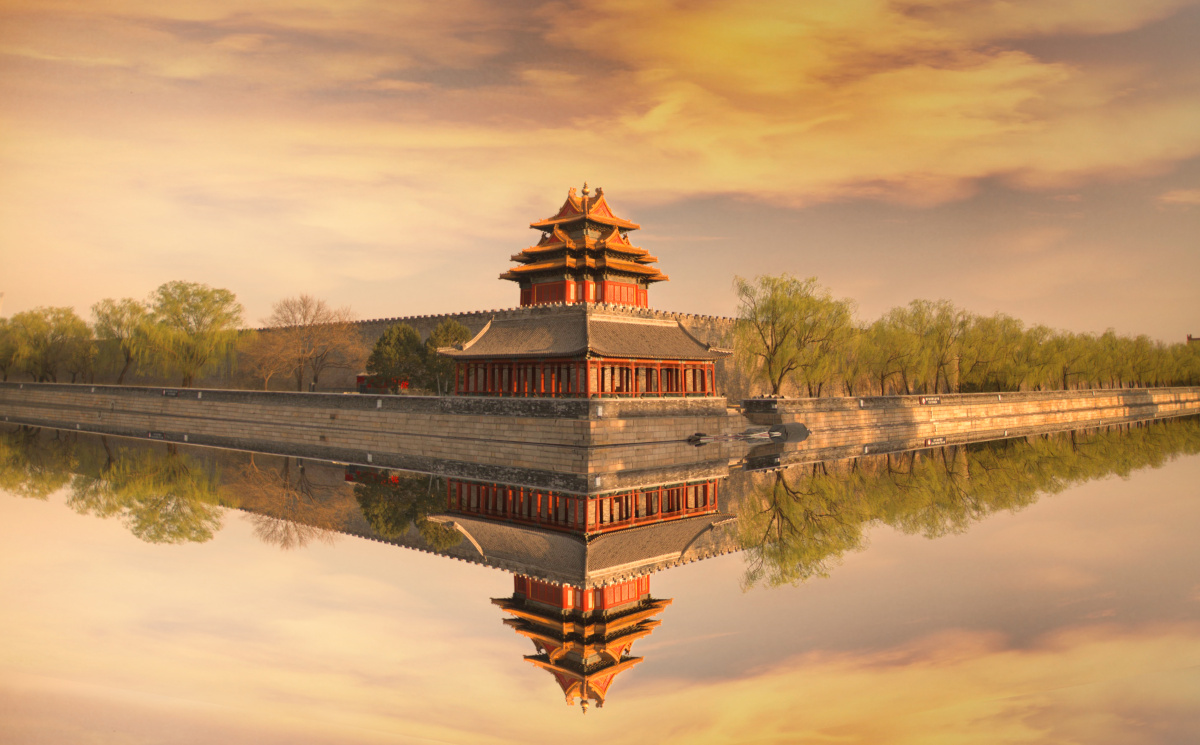 夕阳下的故宫角楼