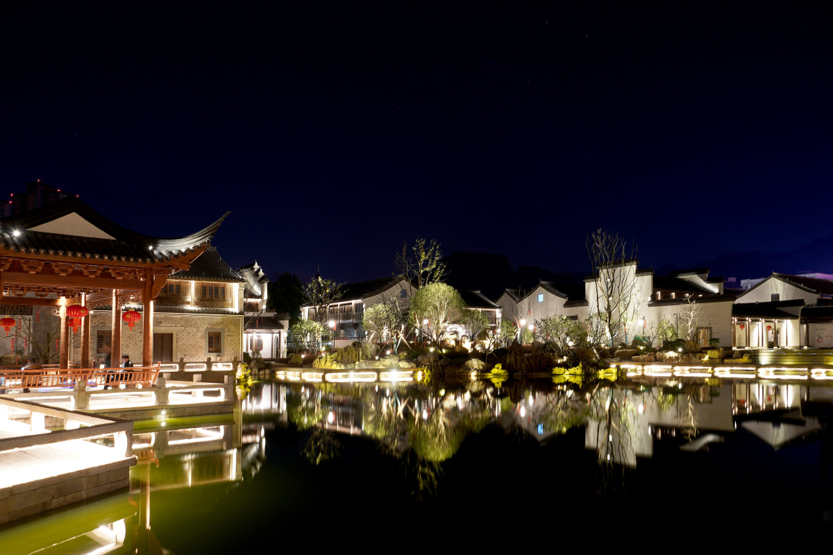 夜幕下的闲林老街