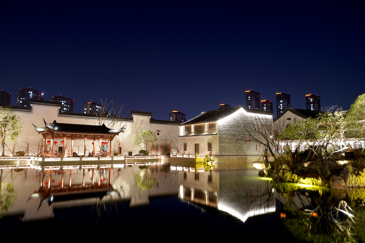 夜幕下的闲林老街