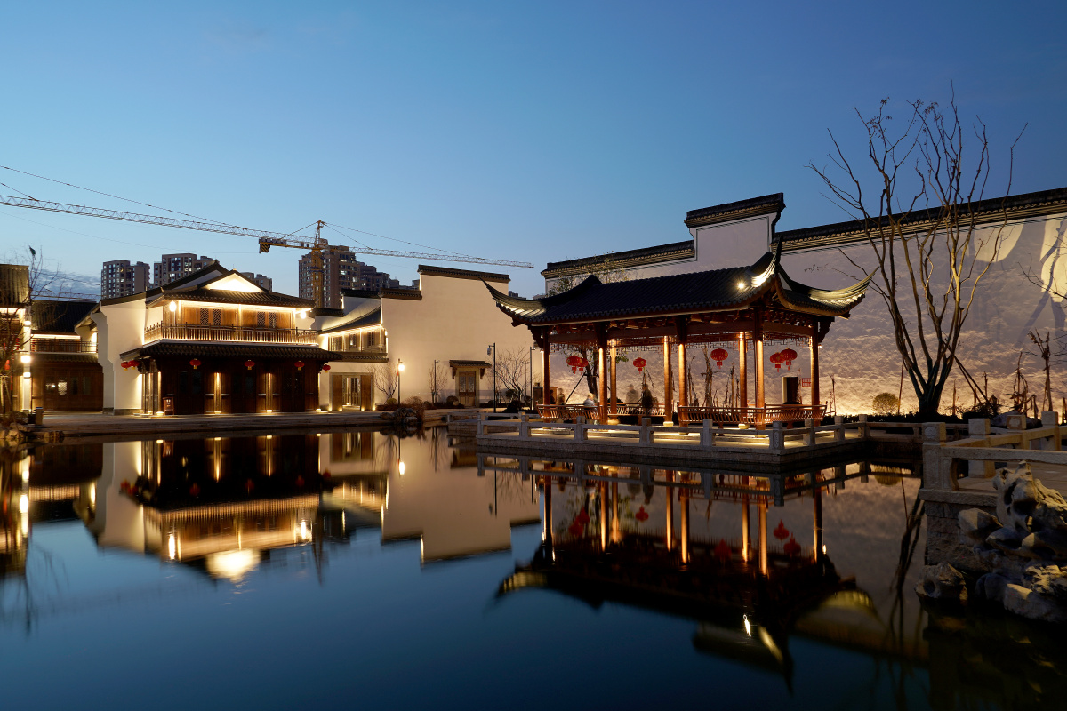 夜幕下的闲林老街