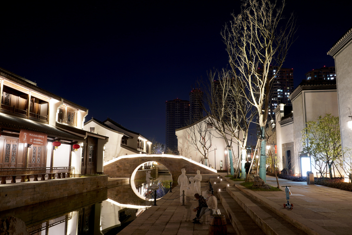 夜幕下的闲林老街