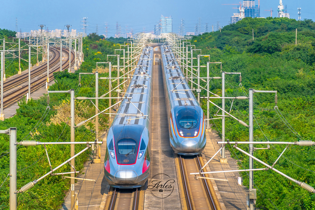 智能动车飞驰京沪高铁
