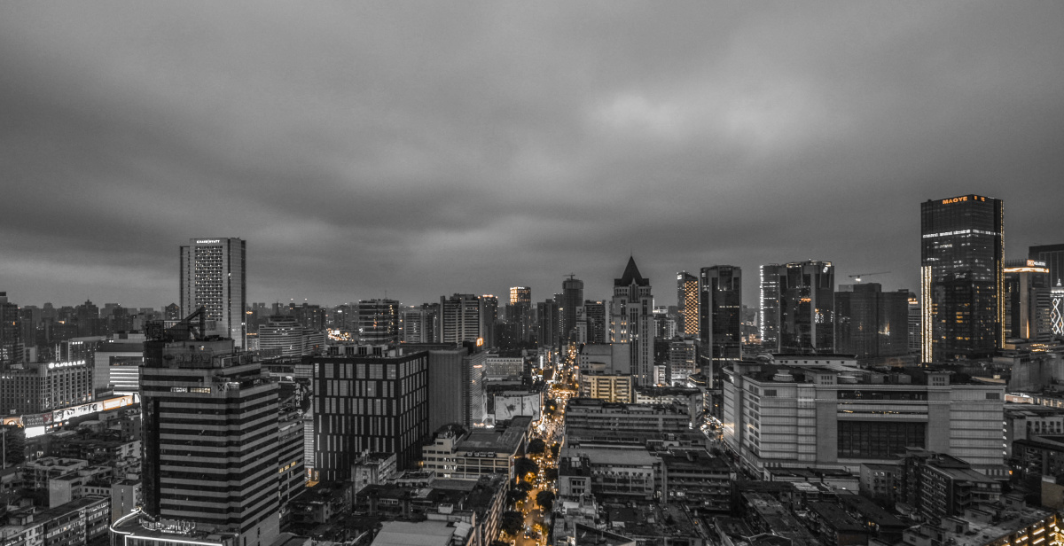 城市风光黑白抓拍   打开微信,使用"扫一扫"即可将网页分享之朋友圈