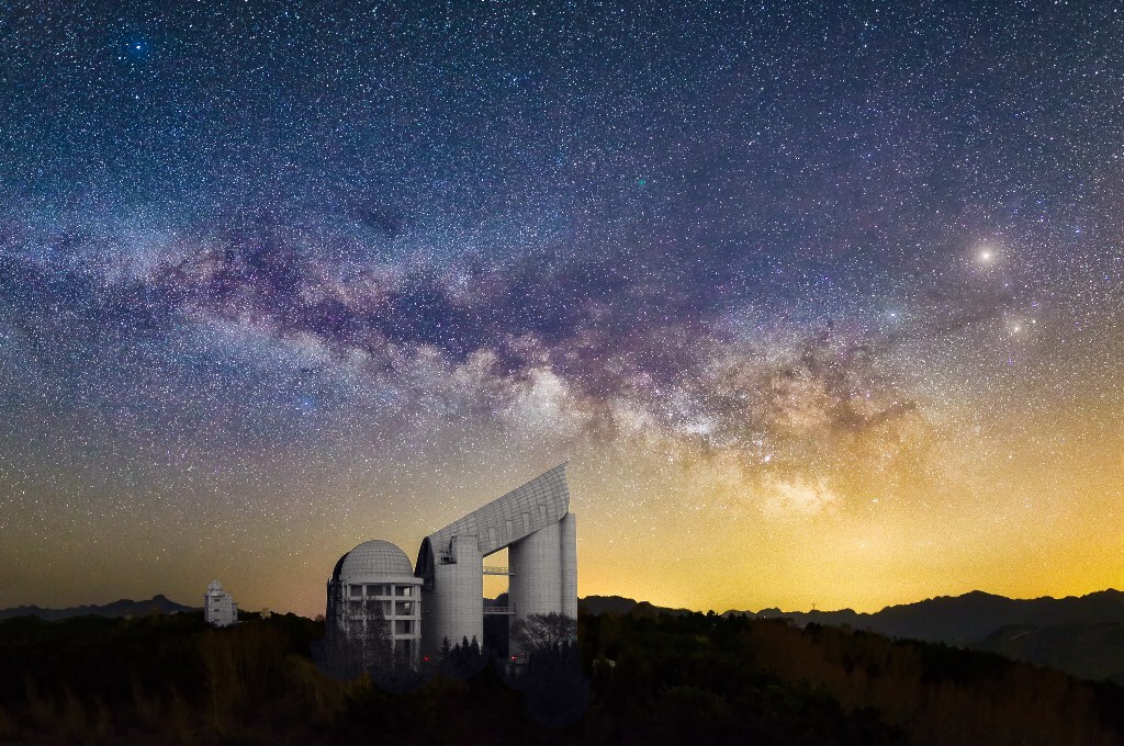 3. Cosmic Adventure<br />
还是京郊。严肃的银河季开始，河北兴隆，LAMOST，凌晨2点银河升起，又看见银河了好激动！不过此行最大收获还是见识到了赤道仪的威力，卧槽真特么屌啊！数毛画质！好想买一个嘤嘤嘤！