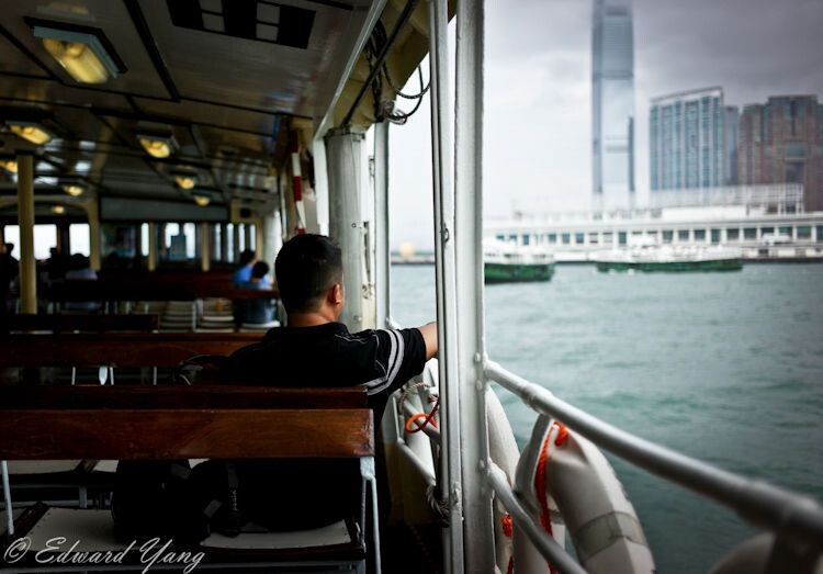 渡轮<br />
香港