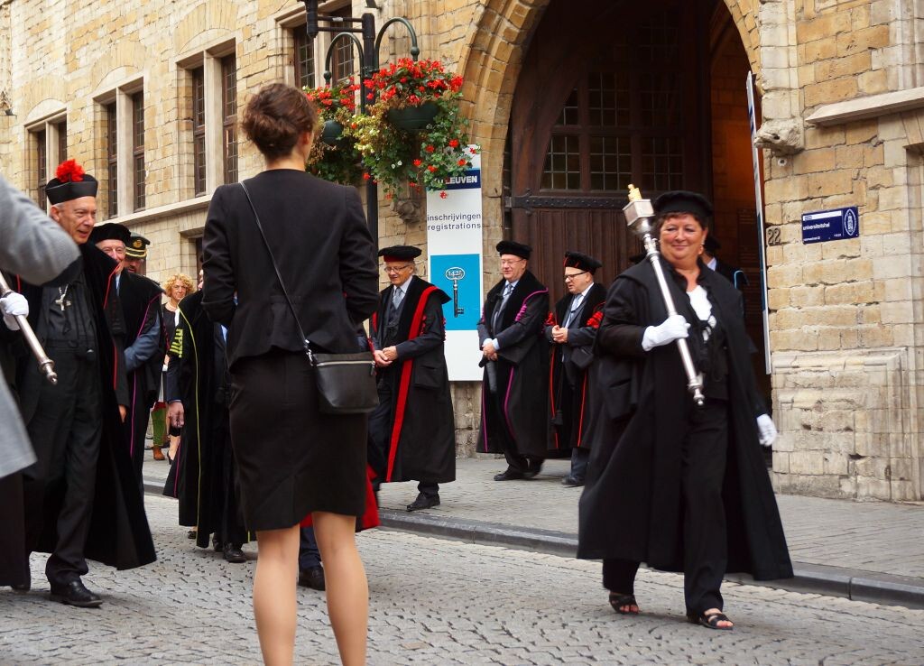 Procession of academic regalia