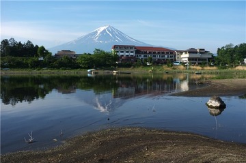 740296