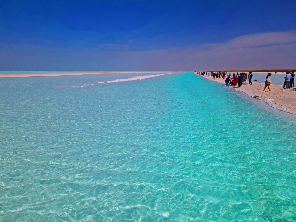 大柴旦翡翠湖东台吉乃尔湖戈壁滩中的极致美景