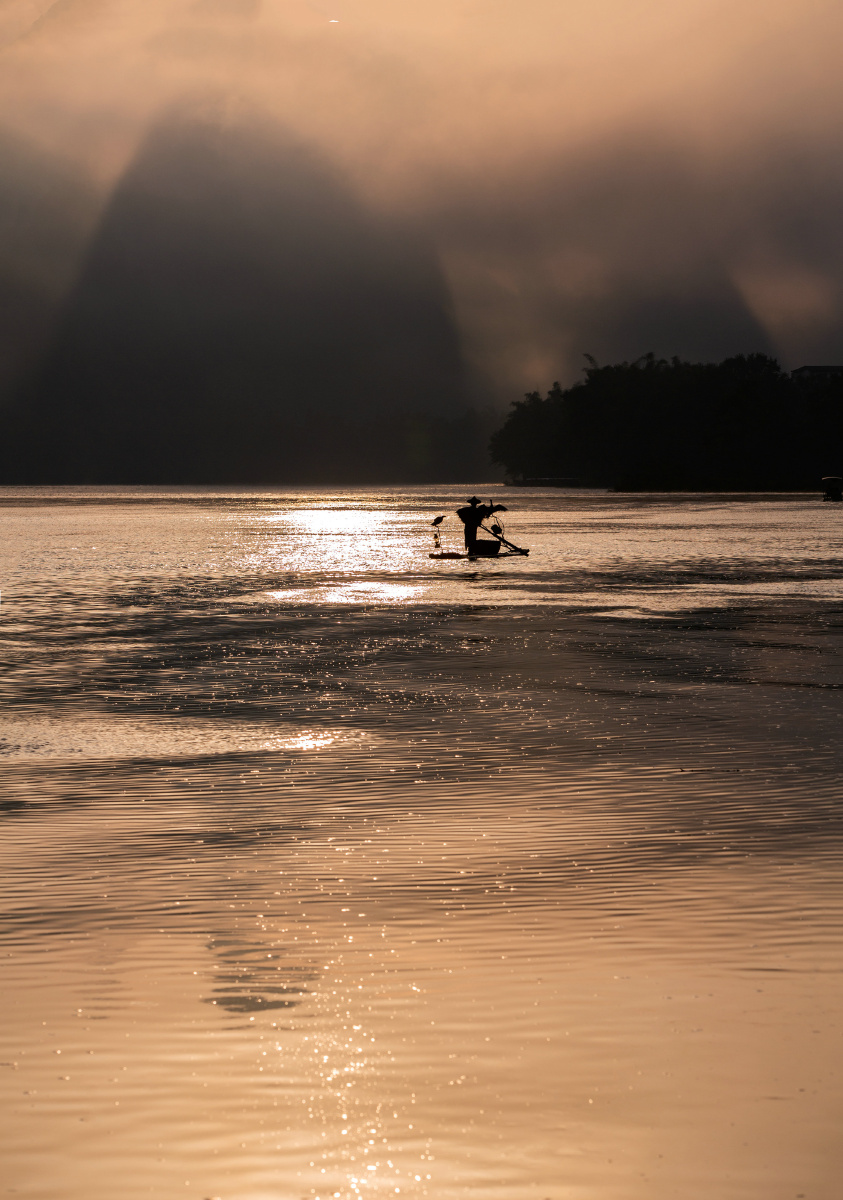 今早渔火真漂亮 - 相公山庄影人家赵文军 - 图虫