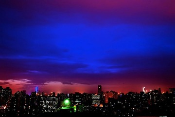 雨夜的天空