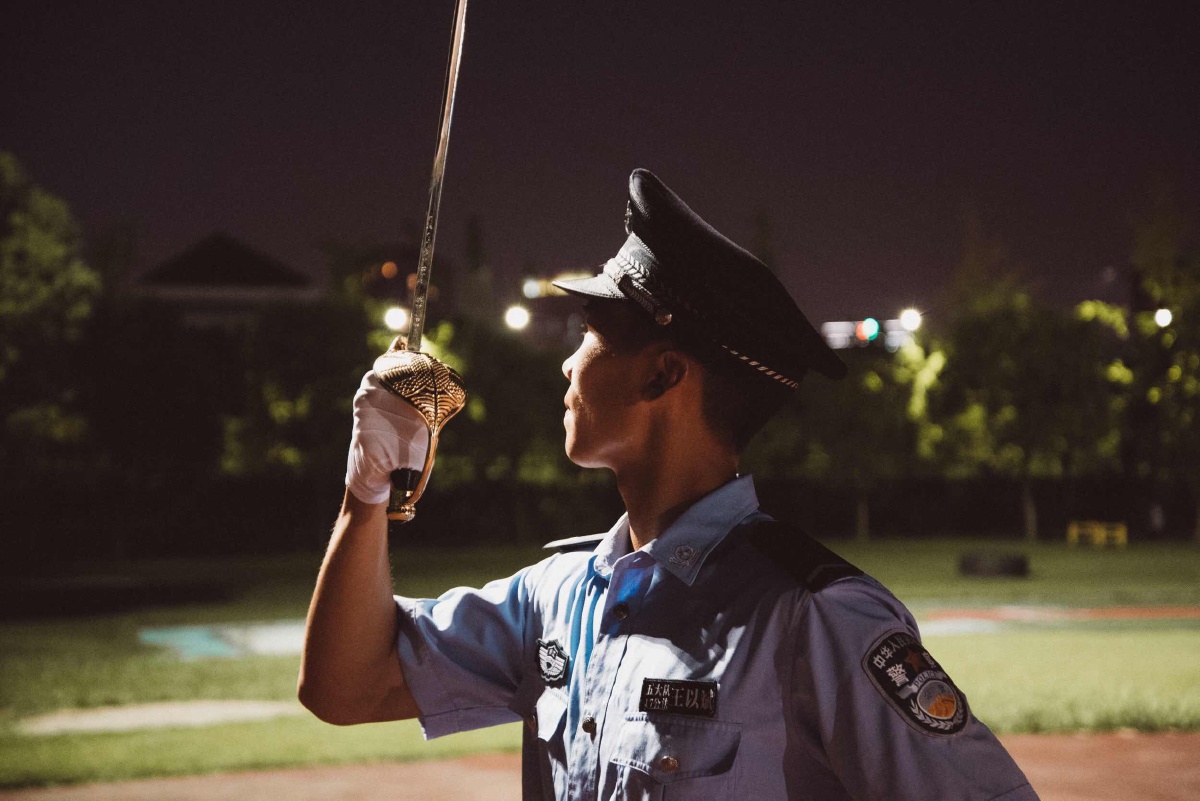 仪仗队刀王 br /> 利刃出鞘,剑指苍穹