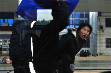 车外看车内