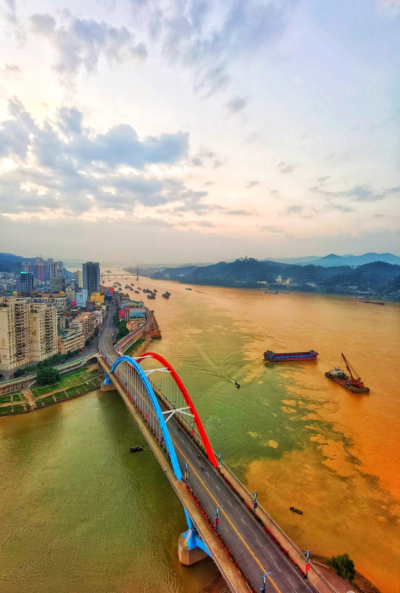 夏日梧州鸳鸯江如诗如画