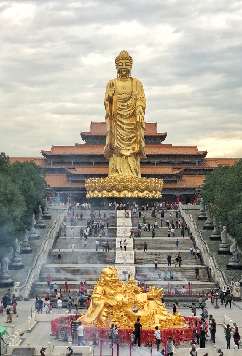 佛门拍摄于乌市红光山大佛寺