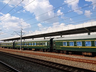 100148