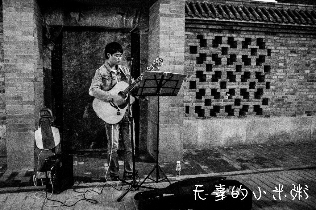 他在唱赵雷的《画》