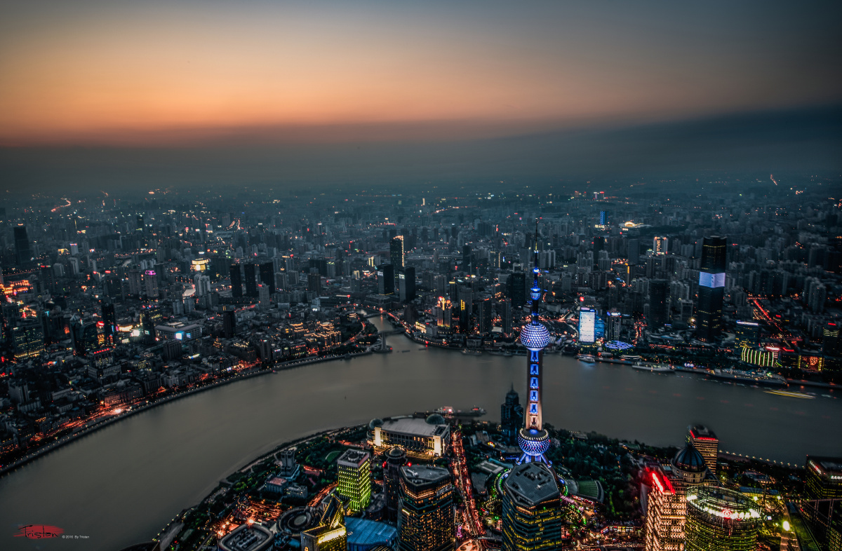 摄影上海中心 亚洲目前最高的建筑 br />  br /> 才发现自己是一个伪