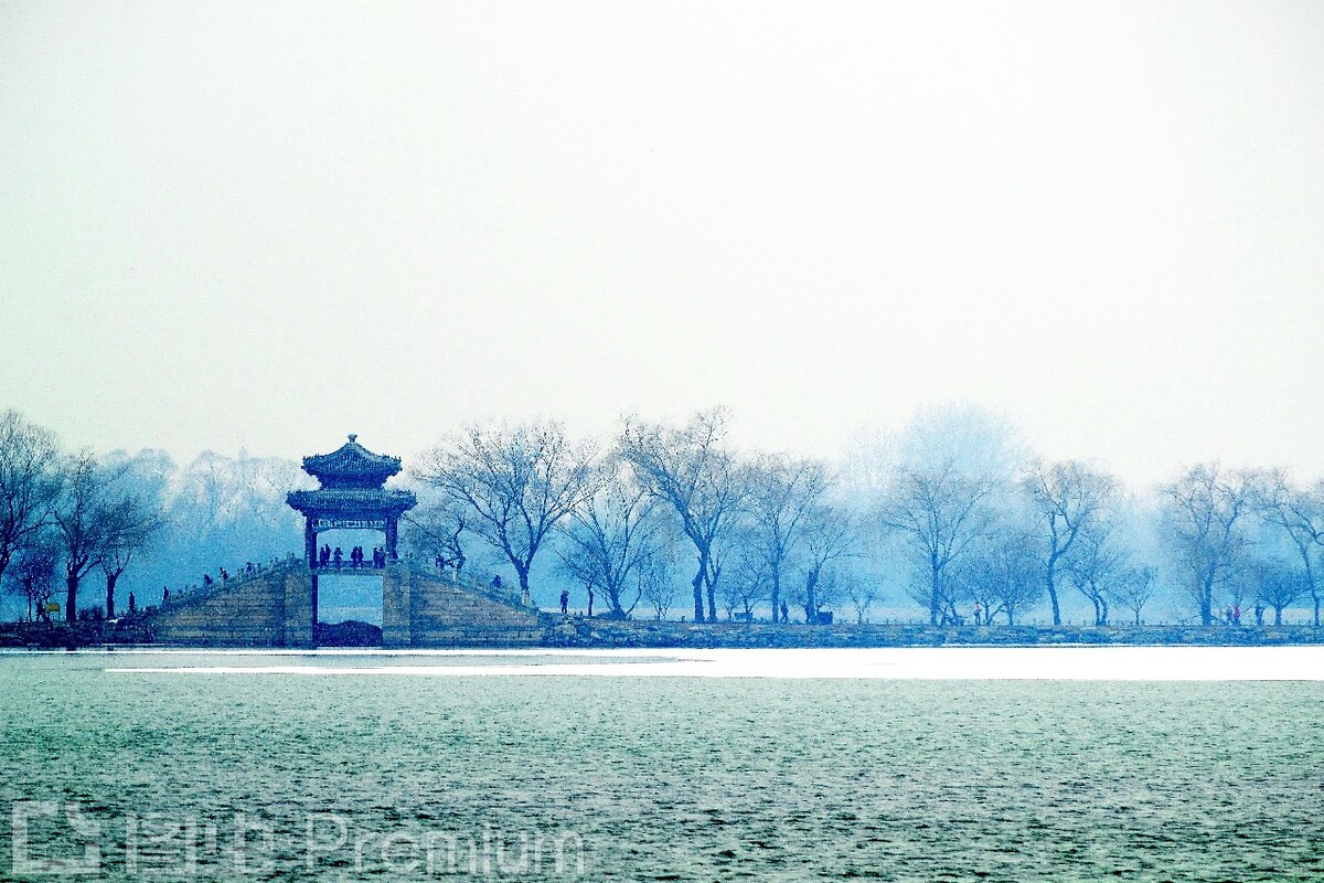 冬天的颐和园西堤，宁静里透着古韵。