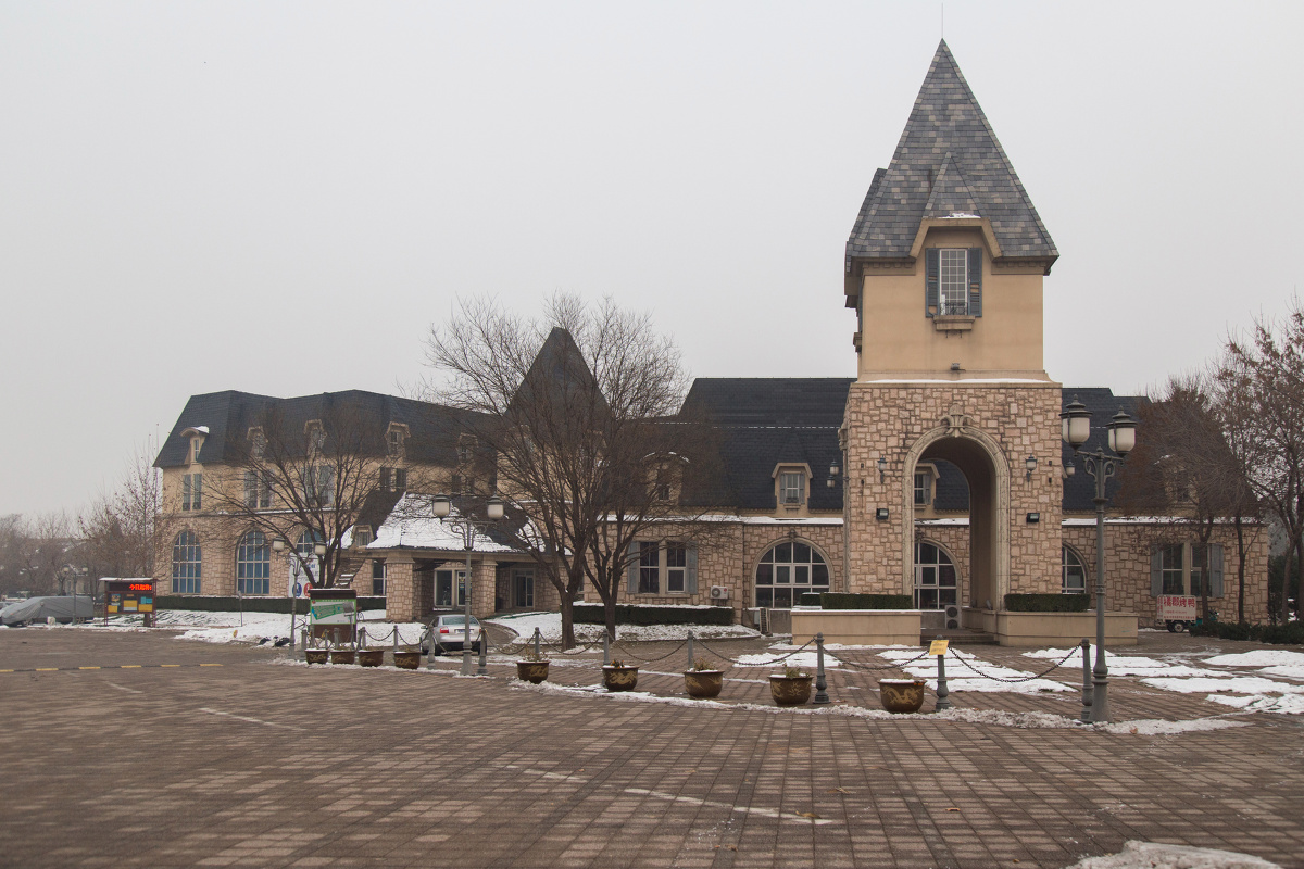 二德庄村东南部的"橘郡别墅区",这里是阿苏卫垃圾填埋场附近的高档