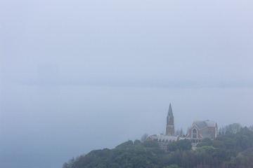 烟雨中的苏州独墅湖基督教堂
