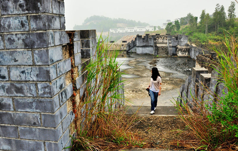 与荒芜共舞 br /> 潮州的废墟——美人城