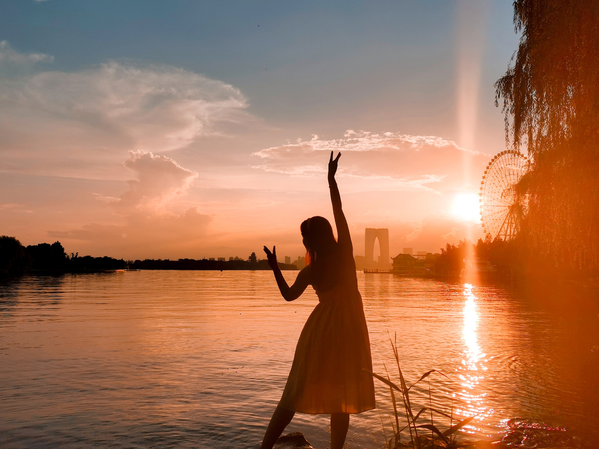 夕阳唯美人像手机拍摄