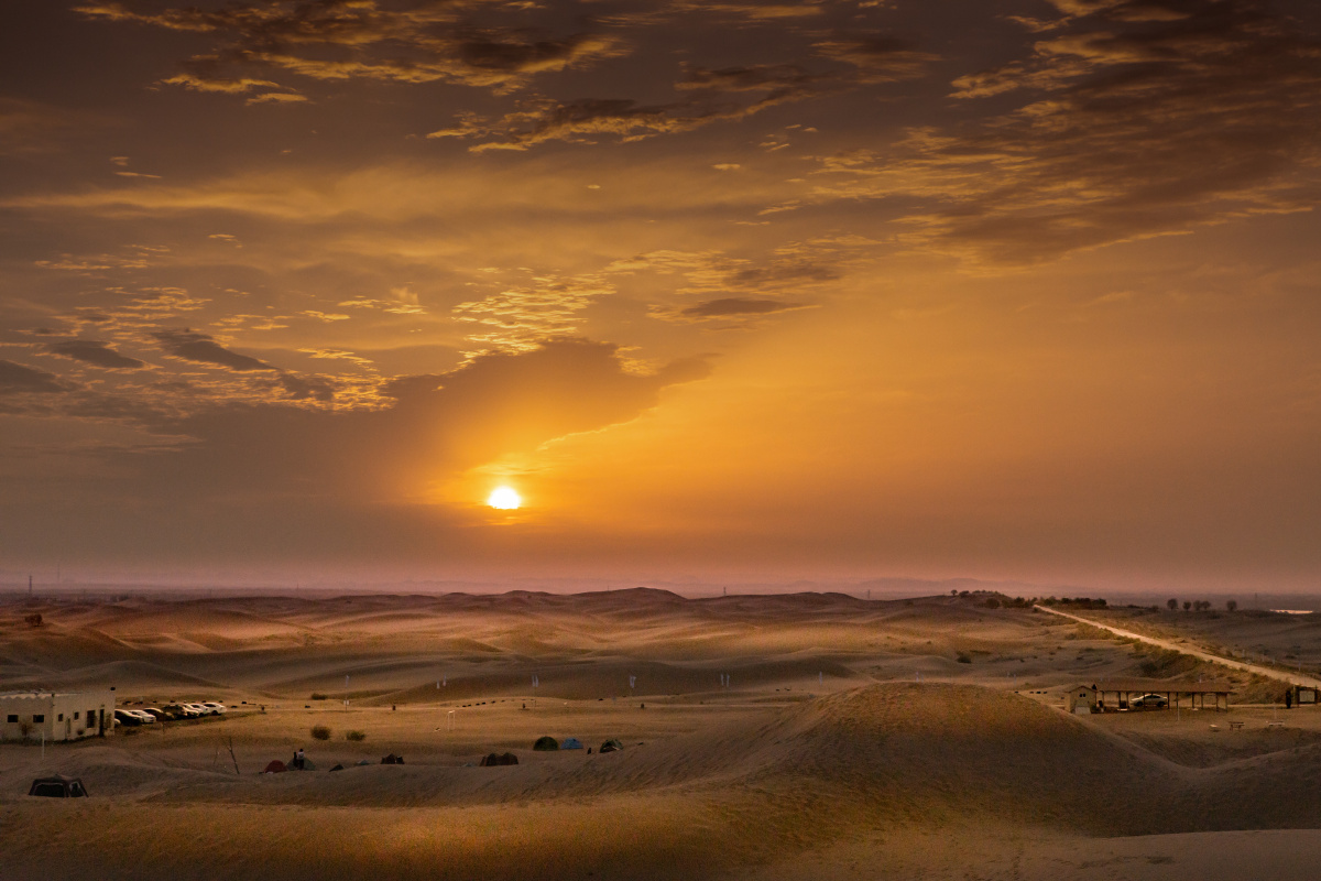 腾格里沙漠日出