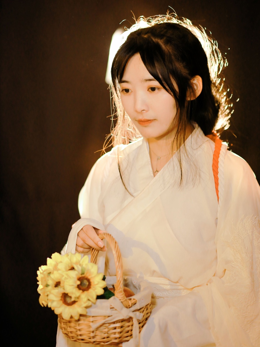 神明少女古风女孩所念皆星河