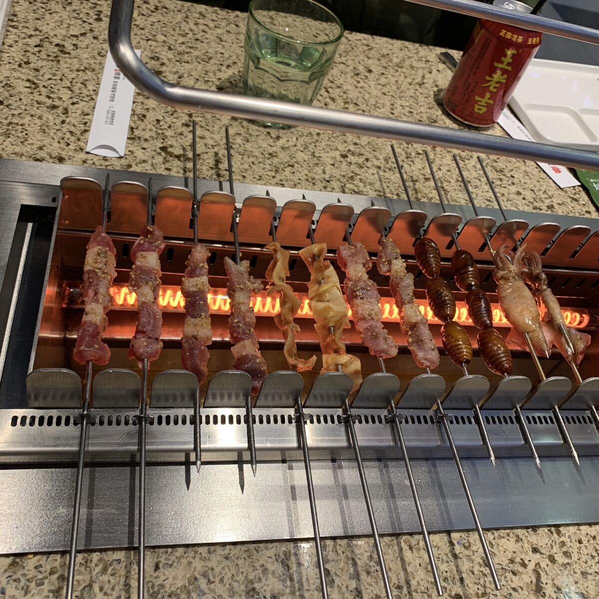 如何在微波炉蒸鸡蛋羹 鸡蛋微波炉爆炸怎么清洗