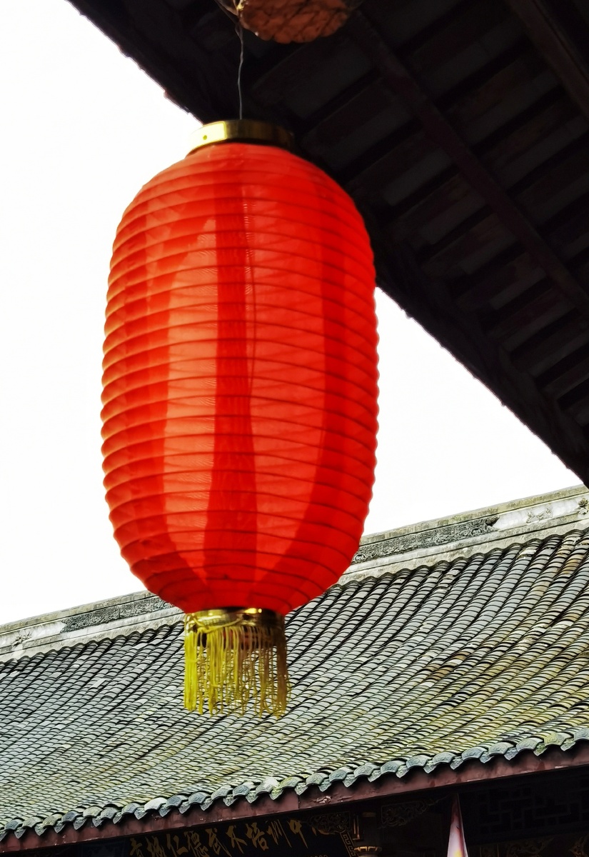 古屋上的红灯笼四川德阳