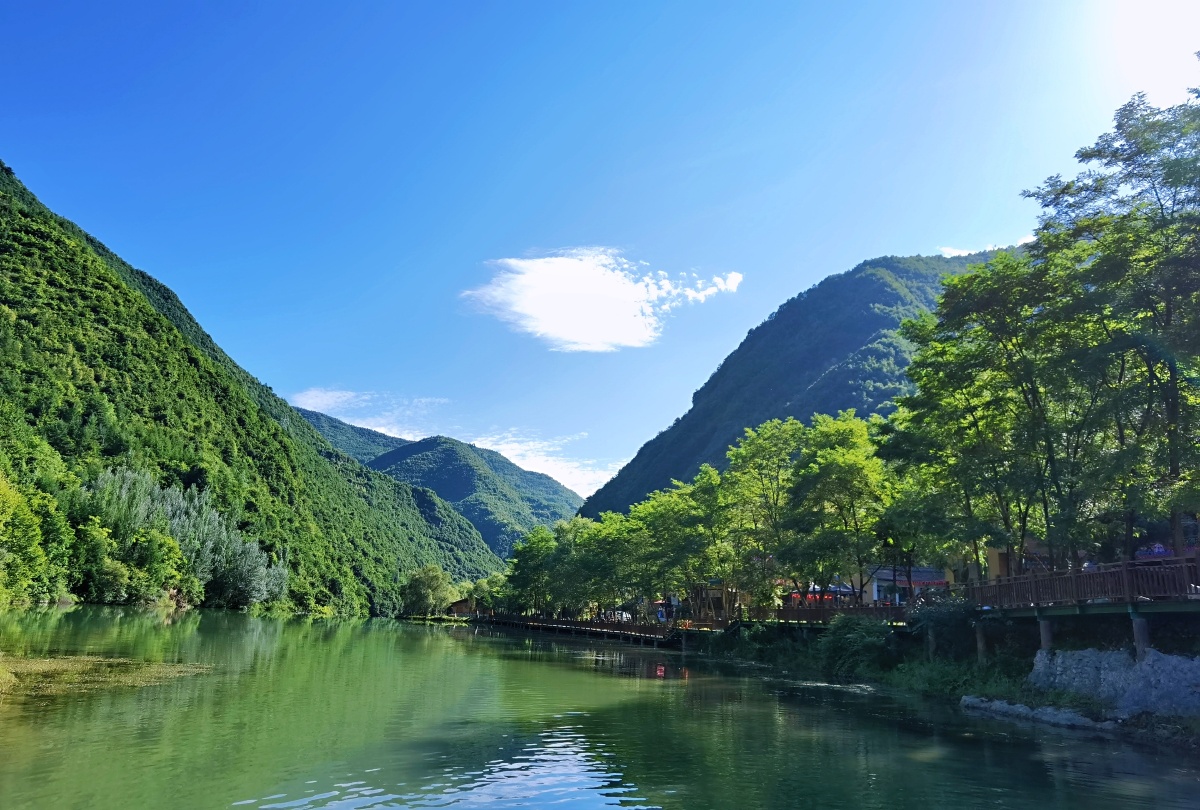 立界河坝景色甘肃宕昌官鹅沟