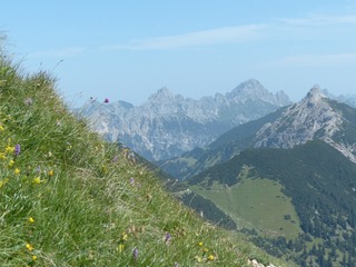 200402469725143051