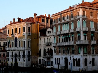 200671102749638656