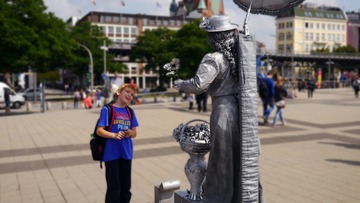200908382512873495
