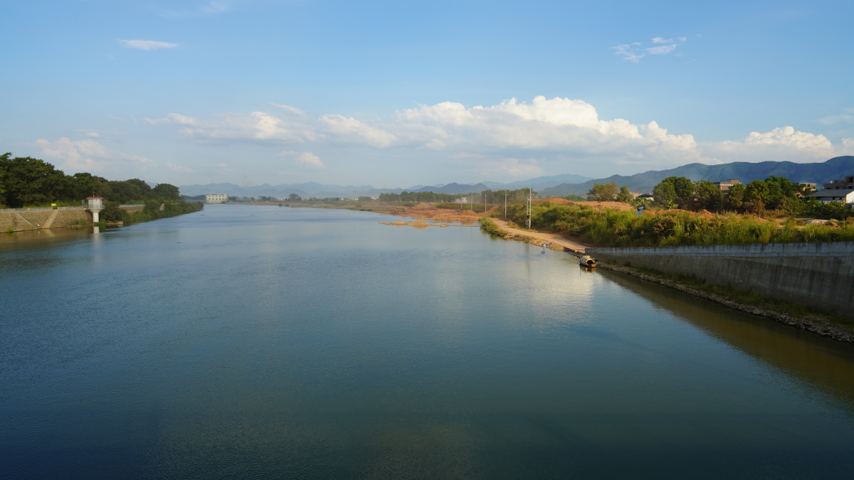广东始兴县城,桥梁,墨江河,河水,支流,自然景色,天空,蓝天,农村,河岸